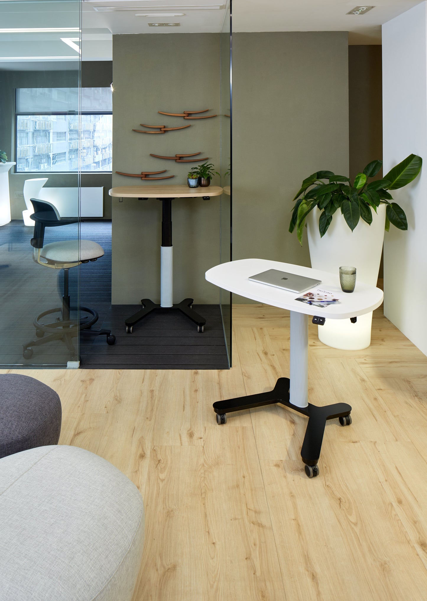 OITTO AGILE sit + stand desk (with Li battery)